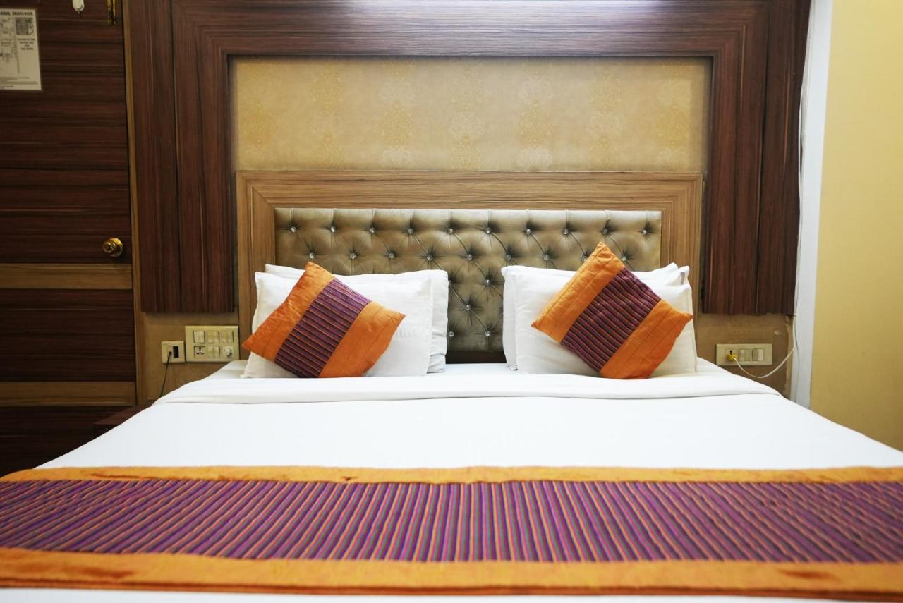 Hotel Classic Nueva Delhi Exterior foto